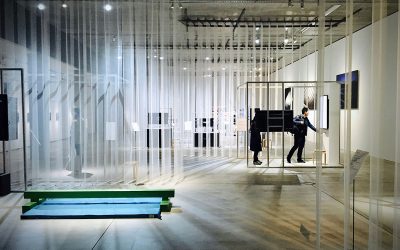 Progettare uno showroom phygital nel 2026: un hub di esperienza digitale